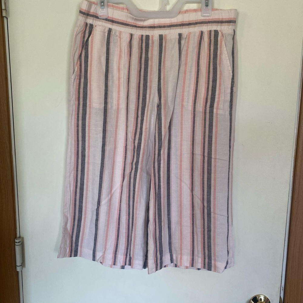 Ladies, large cloth and stone linen blend cropped pants